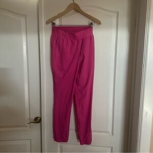 Lululemon 6 Vibrant Pink Jogger zipper Pants